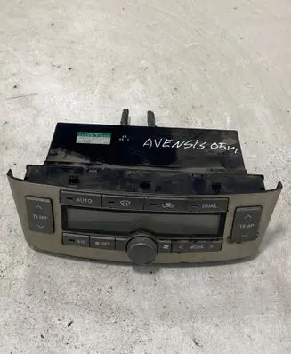 Toyota Avensis T250 Climate control unit 5590205050G 5D282DE