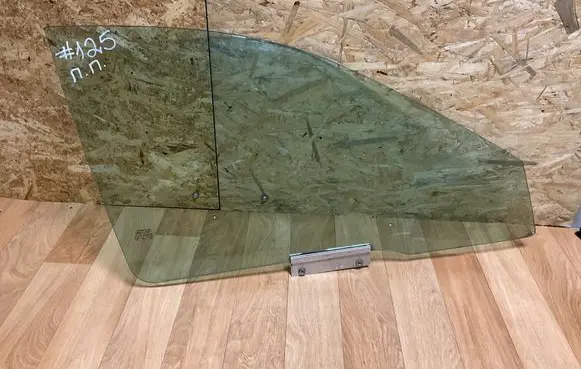 Volvo S40, V40 Front door window glass four-door DOT32M44AS2 43R00022