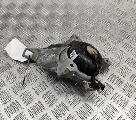Audi Q7 4M Engine mount bracket 4M0399201E
