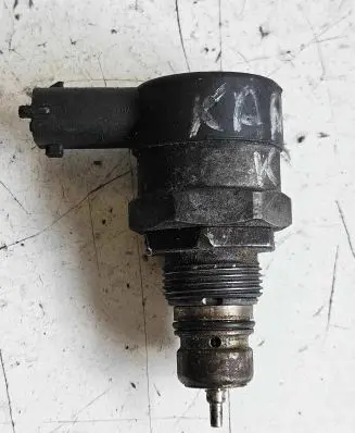BMW 1 E81 E87 Fuel pressure regulator 0281002567 270507