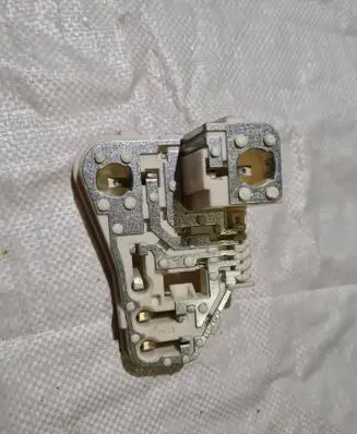 BMW 3 E90 E91 Tail light bulb cover holder 7211214