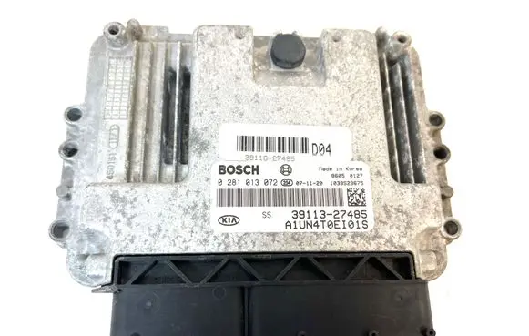 KIA Carens II Engine control unit/module 0281013072 3911327485