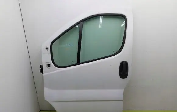 Opel Vivaro Front door 10U