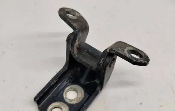 Nissan Note (E11) Front door upper hinge ES78