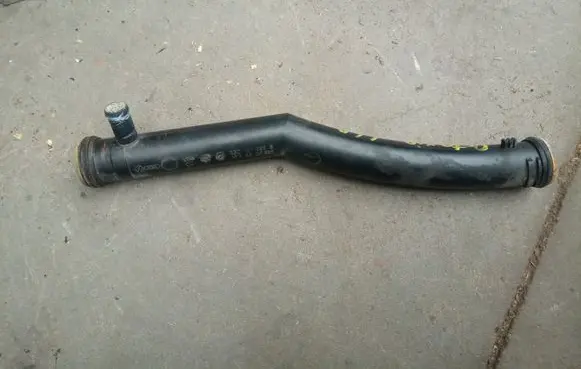 Skoda Octavia Mk2 (1Z) Engine coolant pipe/hose 03C121065B