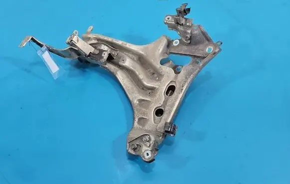 Toyota Auris E180 Other engine bay part IMPRK1540205