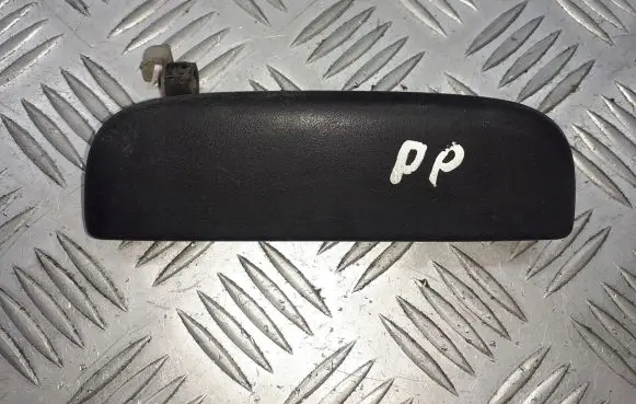 Suzuki Alto Front door exterior handle/bracket 