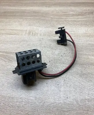 Heater blower motor/fan resistor