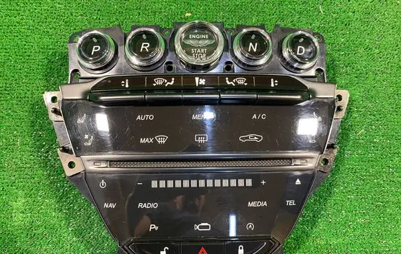 Aston Martin DB11 Climate control unit HY5318C876CB