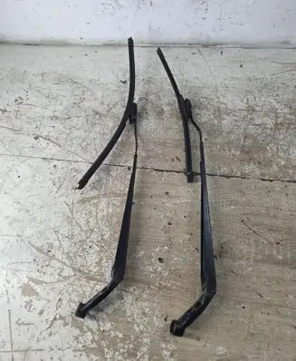 Toyota Corolla E120 E130 Front wiper blade arm