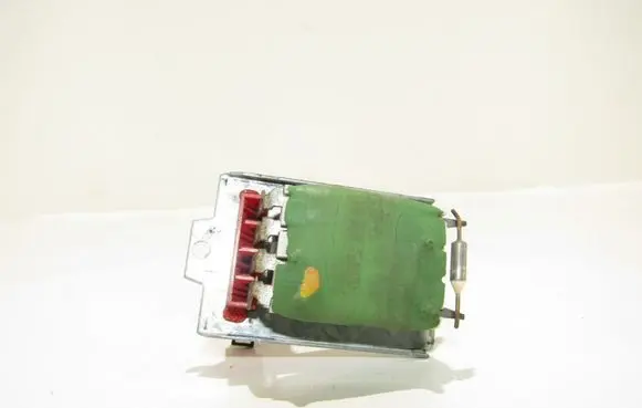 Volkswagen PASSAT B5.5 Heater blower fan relay 8D0959263