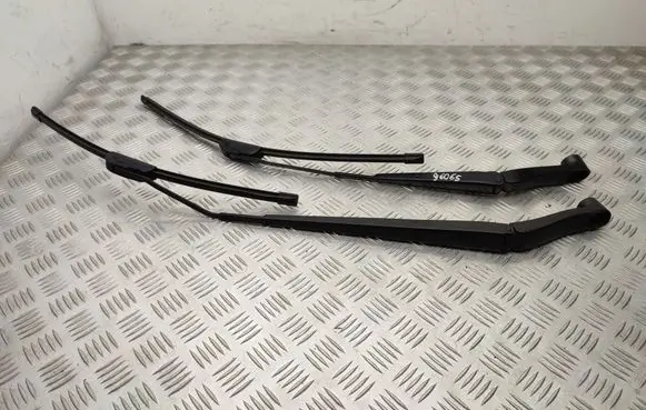 Opel Insignia B Front wiper blade arm 13471434 13471436