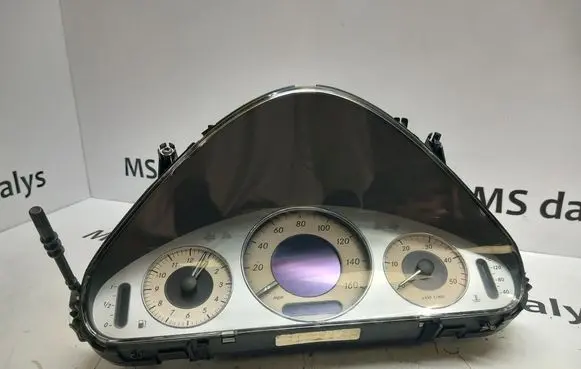 Speedometer (instrument cluster)