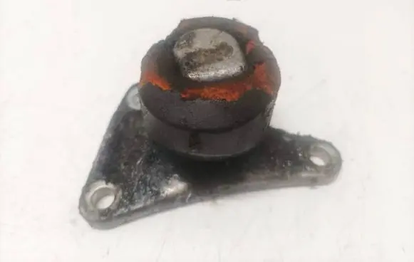 Audi A6 S6 C6 4F Engine mount bracket 8e0199339