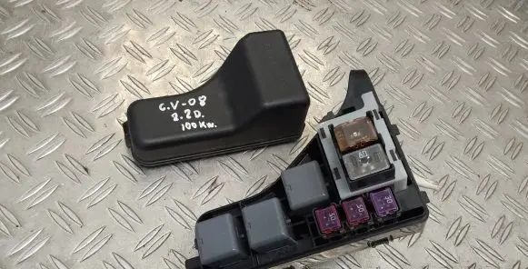 Toyota Corolla Verso AR10 Fuse box set