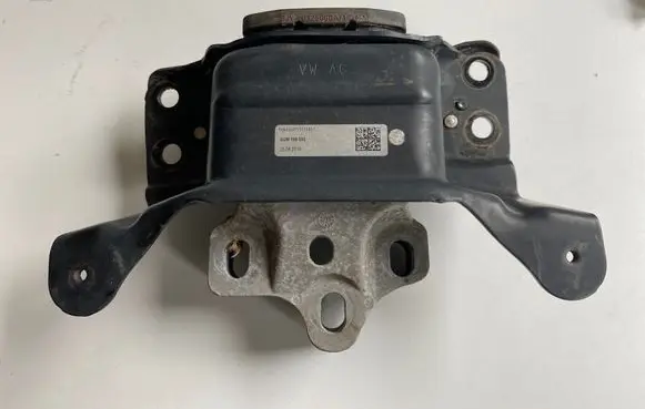 Volkswagen Jetta USA Gearbox mount 5QM199555 25042018 X44AVP1317145