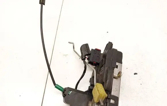 Opel Astra H Front door lock 13128111