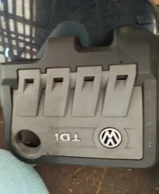 Volkswagen Touran II Engine cover (trim)
