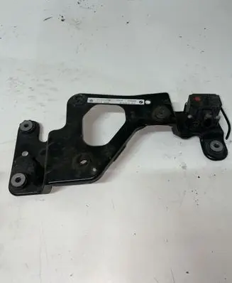 BMW X5 E70 Pneumatic air compressor holding bracket 37226775479 108699