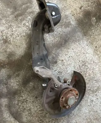 Rear wheel hub
