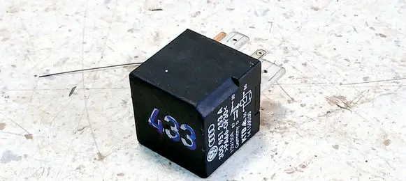 Volkswagen Golf V Other relay 3D0951253A 14150000 12V750A