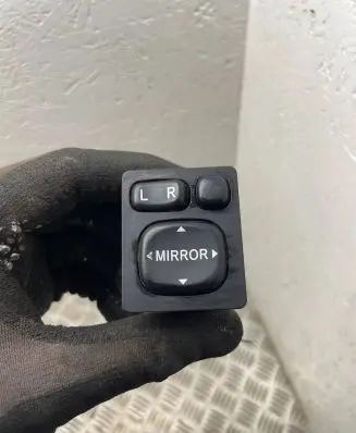 Toyota RAV 4 (XA30) Wing mirror switch 769747