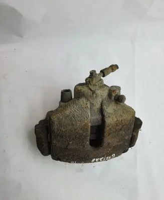 Volkswagen Touran I Front brake caliper