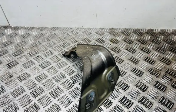 Volkswagen PASSAT B7 Fender mounting bracket 3AA821141