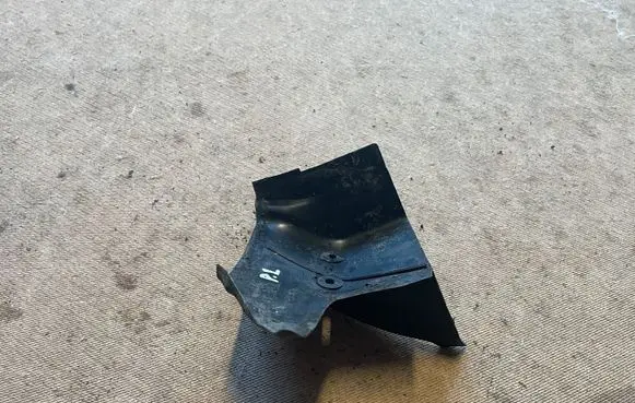 Audi TT Mk1 Side skirt front trim 8N0853172A