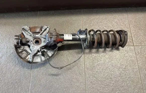 Volkswagen Caddy Front wheel hub spindle knuckle 1K0407256T 824903007073