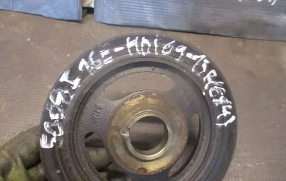 Peugeot 5008 Crankshaft pulley