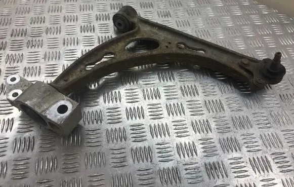 Volkswagen Eos Front lower control arm/wishbone 1K0199290