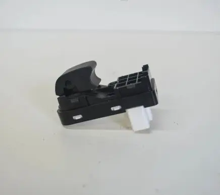 Mazda 3 II Electric window control switch BBM266370
