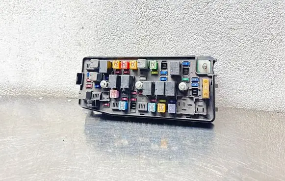 Opel Antara Fuse box set 95202894 8940