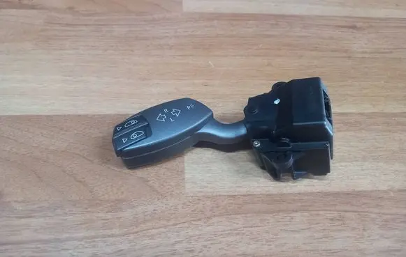 BMW 7 E65 E66 Indicator stalk 6911516 01106700 61316911516