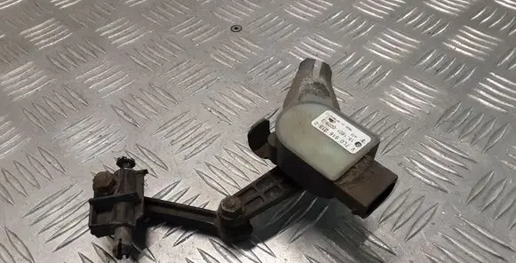 Volkswagen Touareg I Air suspension front height level sensor 7L0616213D