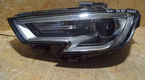 Audi A3 S3 8V Headlight lense 8V0941043E