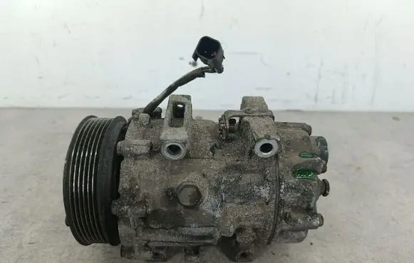 Volvo V50 Air conditioning (A/C) compressor (pump) 