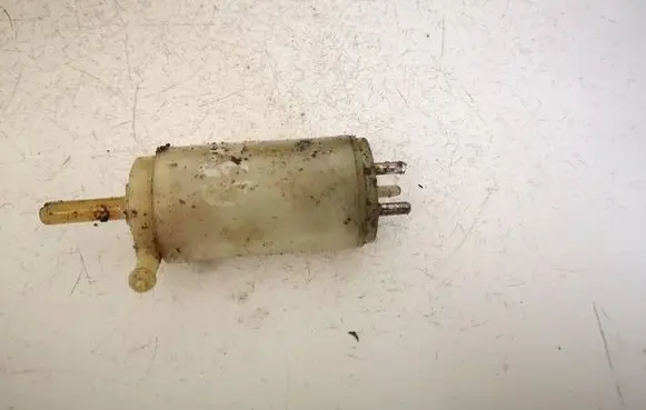 Mercedes-Benz E W124 Windscreen/windshield washer pump