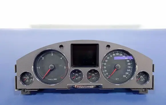 Volkswagen Phaeton Speedometer (instrument cluster) 3D0920882E