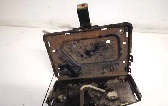 Battery box tray