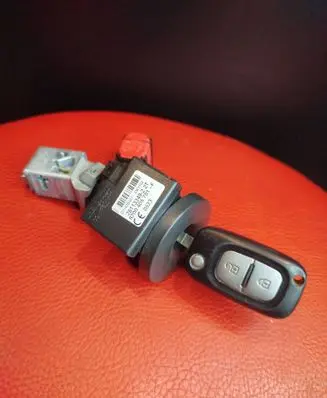 Mercedes-Benz Citan W415 Ignition lock 8200405701 2811334922 C7143B457