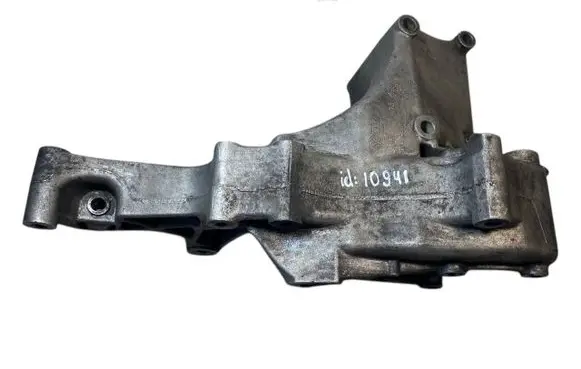 Volkswagen II LT Generator/alternator bracket 074145169F