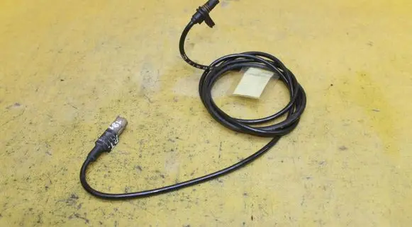 Mercedes-Benz Sprinter W901 W902 W903 W904 ABS rear brake sensor 