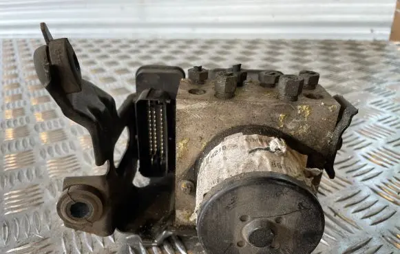 Opel Insignia A ABS Pump 13328651 16817011 16312211