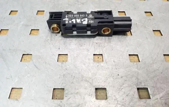 Audi A4 S4 B7 8E 8H Airbag deployment crash/impact sensor 8E0959643B