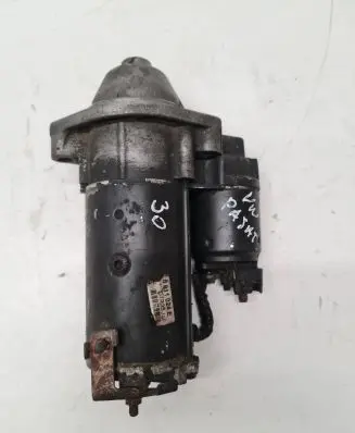 Volkswagen PASSAT B5 Starter motor D7R3S 8811024E