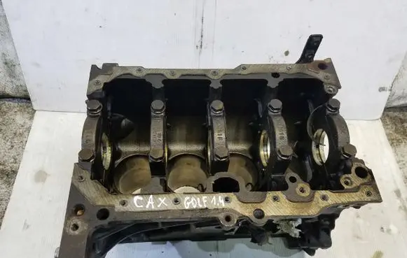 Volkswagen Golf VI Engine block 