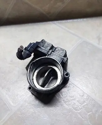 Audi A4 S4 B7 8E 8H Throttle valve 408240121001 036128063