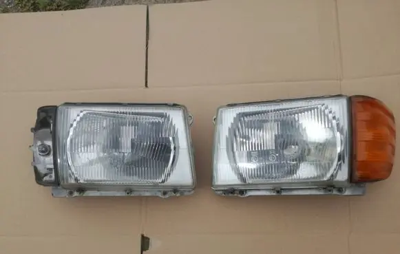 Mercedes-Benz SL R107 Headlight/headlamp 0301053100, 0301053101